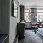 Apartman Luxuriuos Flat In The Capital's Old Town *